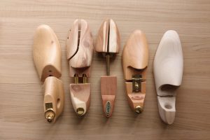 革靴には欠かせないシューキーパーの選び方とおすすめ紹介